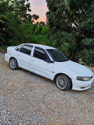 CHEVROLET VECTRA 2.2 MPFI GL 8V GASOLINA 4P MANUAL CHEVROLET VECTRA 2.2 MPFI GL 8V GASOLINA 4P MANUAL